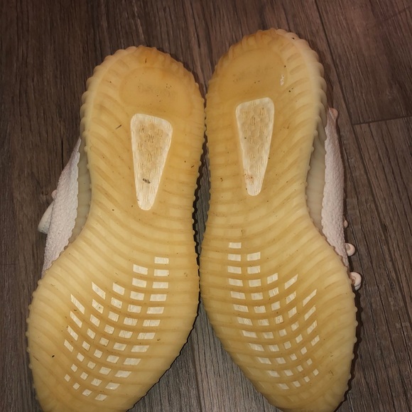 Yeezy Boost 350 V2 (Cream White) main image 4